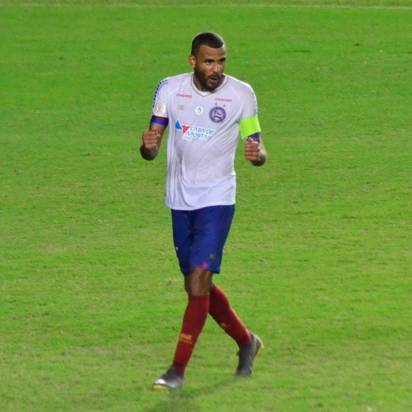 Brasileirao's tweet photo. Vibra com o Ernando, torcedor do @ecbahia! Bota mais três pontos aí... #ECBAH
📸 Jhony Pinho/AGIF https://t.co/wg6PEtxaVS