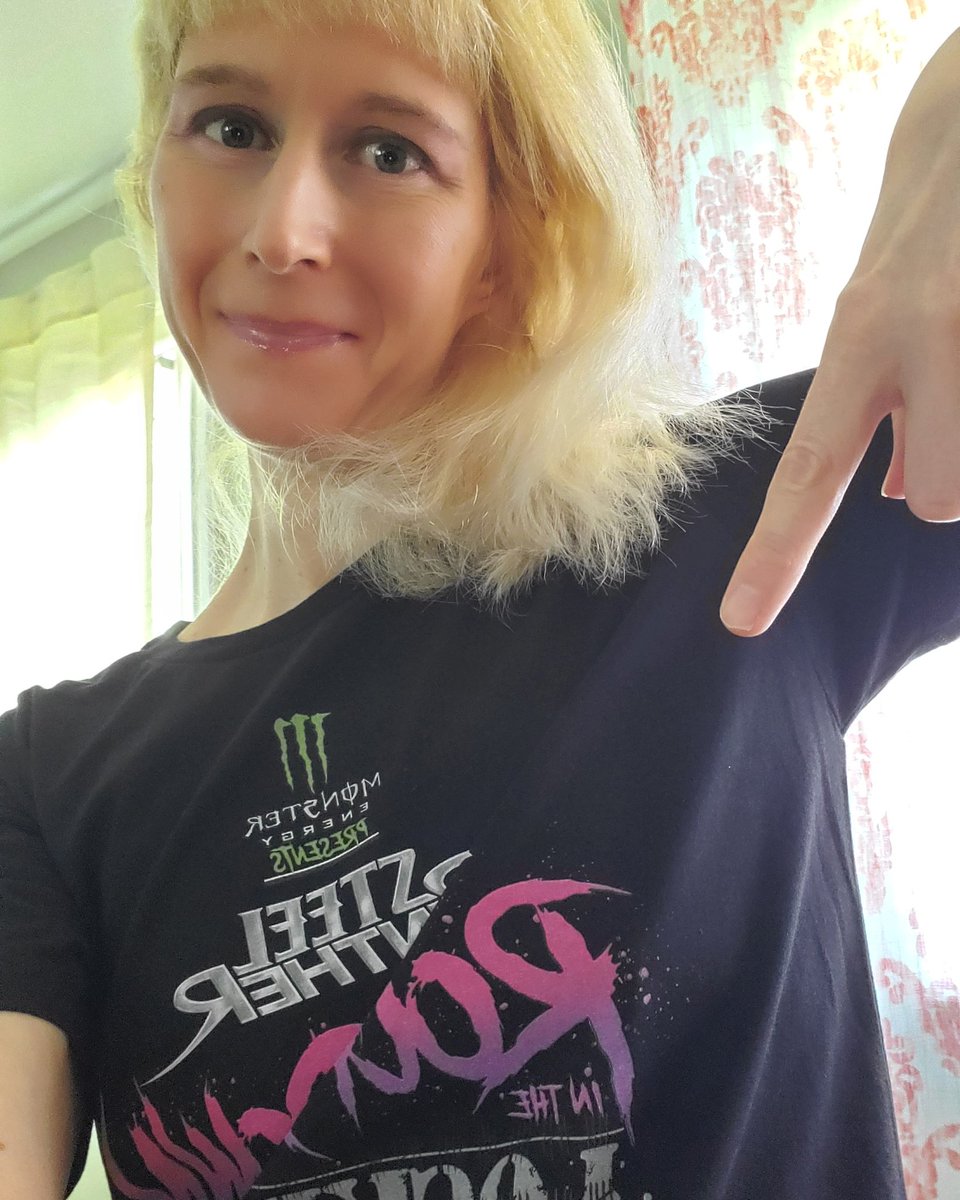 Andrea_Solusek's tweet photo. It's time! Let's Party Like It's the End of the World!
#FantherParty #RockdownInTheLockdown https://t.co/vCmsvXbNrz