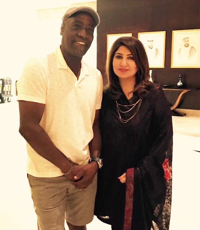 1/1 Hum nay saree zindagi grounds main guzari! Wills Cup cover karnay se lay kar Test matches cover karnay tak. Problem kitchen se hai ya knowledge se? Few glimpses with young & great players who never visited my kitchen 