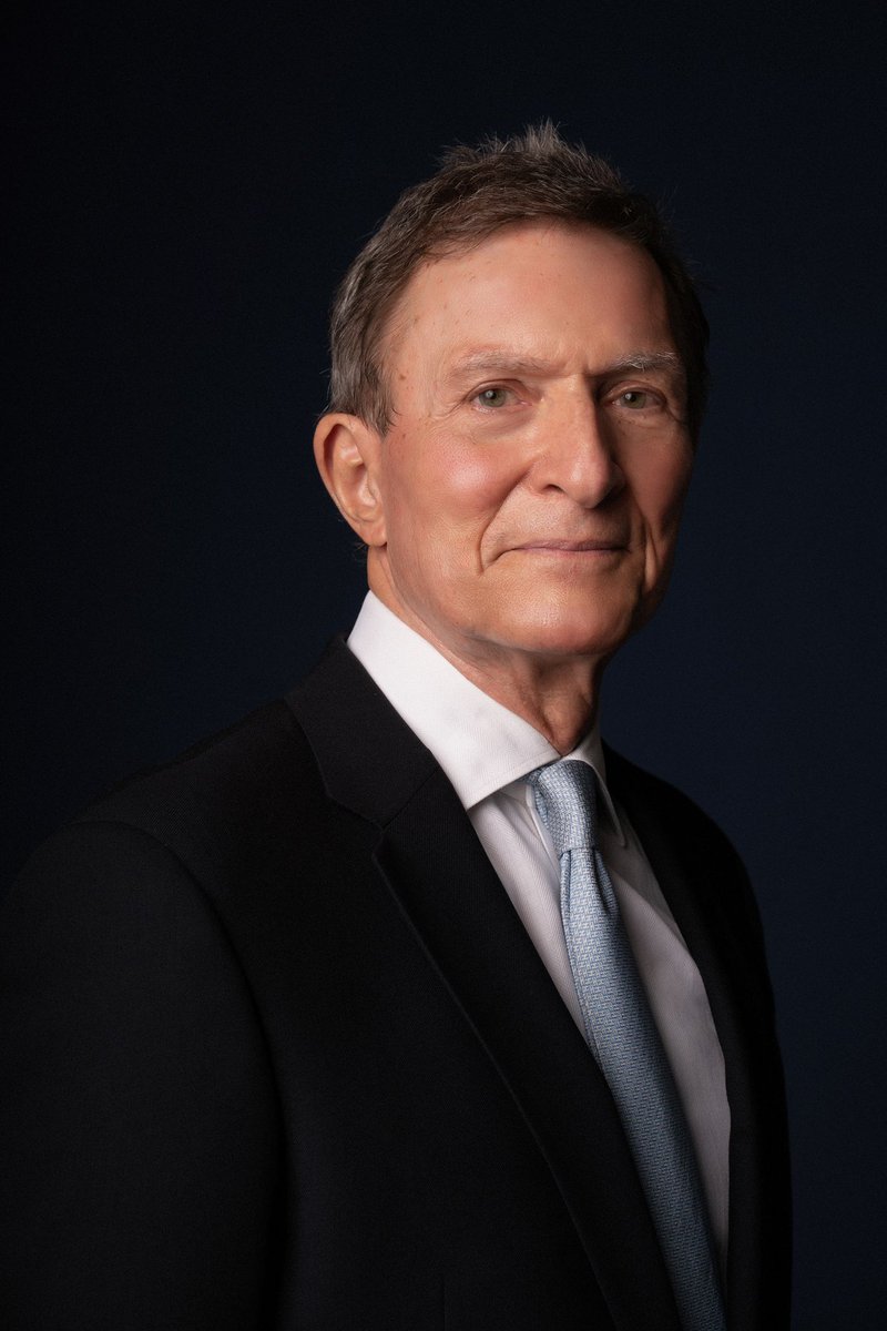 .<a href="/RobalsdqAlvarez/">Roberto Alvarez</a> Nuestro nuevo canciller. Abogado con maestría en Relaciones Exteriores, embajador de República Dominicana en la OEA (2005-2008). Te invitamos a acceder a nuestra página web mirex.gob.do/nosotros/biogr… para conocer más sobre el.