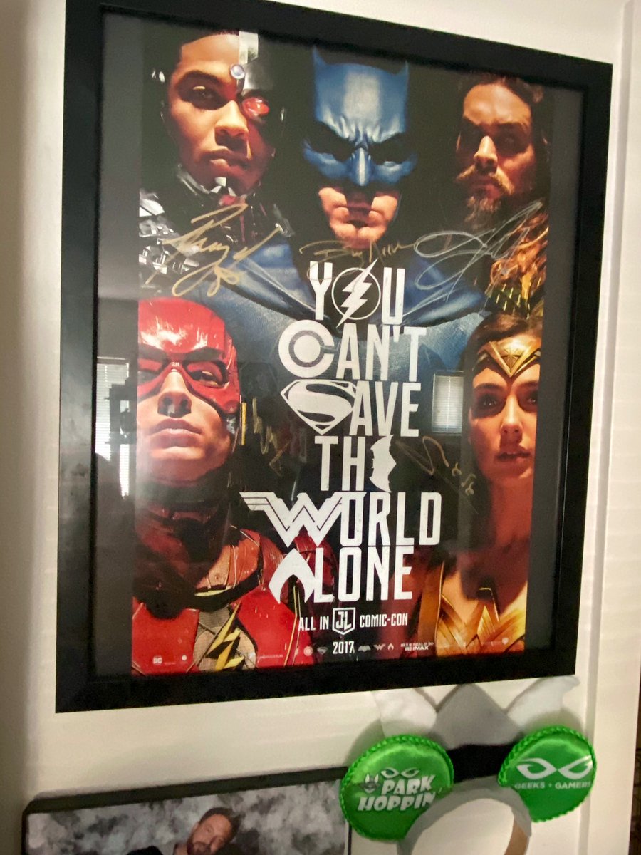 thattugglife's tweet image. Finally got a new frame for this bad boy. And just in time for #DCFanDome, too. ☺️
#JusticeLeague #SDCC2017