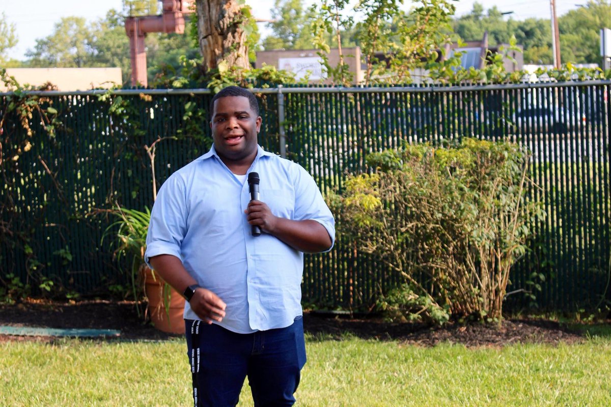 darcyspencer's tweet photo. At 6: Police are searching for Joseph Kitchen, the head of @YoungDemsofMD I spoke to his brother via Zoom today. The family is worried sick. @PGPDNews released photos of him and his car which is also missing. Last seen in person at Sandy Point more than a week ago. https://t.co/wJqfh6bUPC