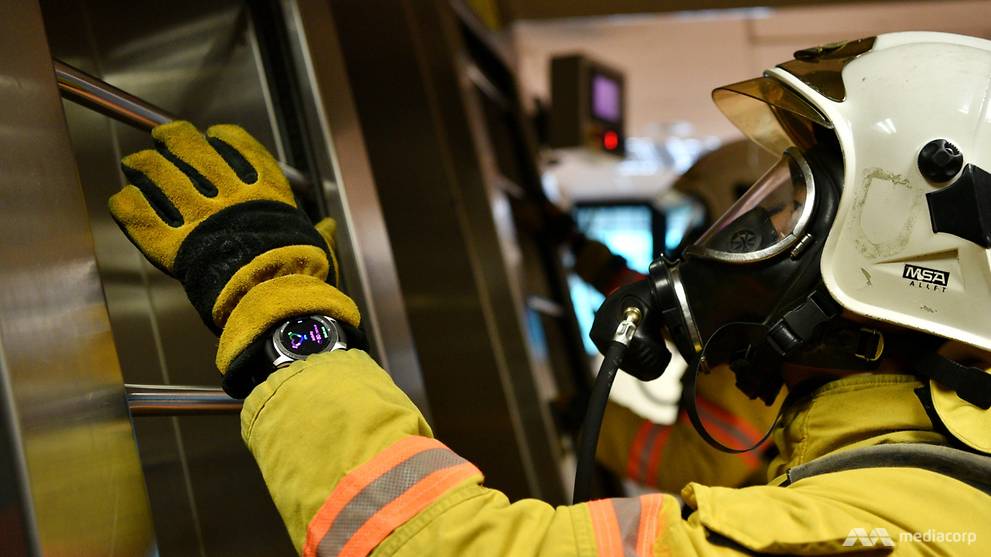Cna All Scdf Frontliners To Get Smart Watch By 22 Can Send Heart Rate Location And Man Down Alerts T Co 0nyqeectil T Co Ac4tbcsemn Cna All Scdf Frontliners To Get Smart Watch By 22 Can Send Heart Rate Location And Man Down Alerts T Co 0nyqeectil T Co Ac4tbcsemn