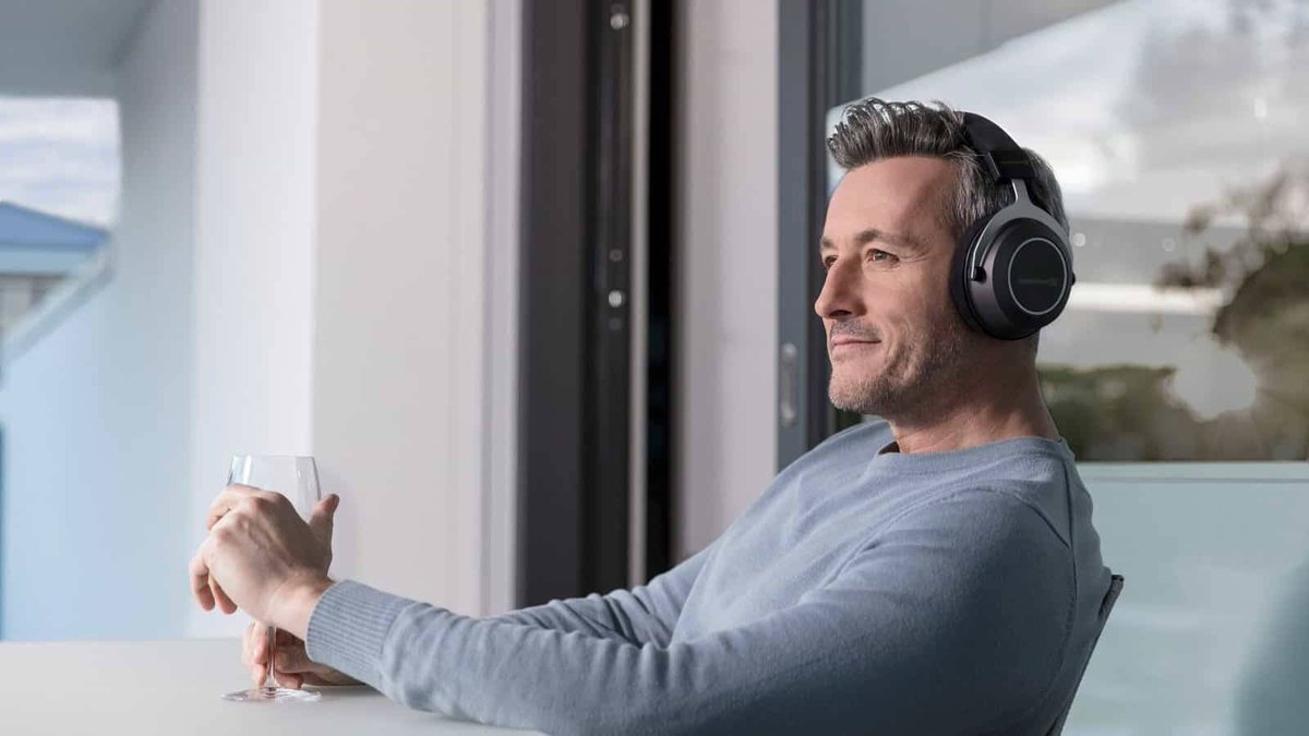 DownloadHiFi's tweet photo. Hear that distinctive sound that gets you smiling! Try Lossless. @DownloadHiFi Follow me. #808day #DebbieMustGo #SaveOurPostOffice #Hifi #soundquality https://t.co/PbJgvp0yY4