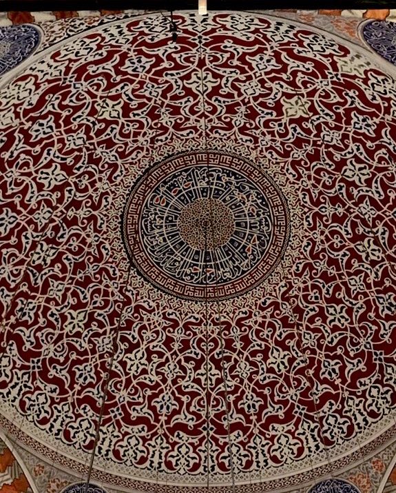 Ayasofya Camii’nin bitişiğinde bulunan Sultan III.Murad türbesi’nin tavanı. 🕌