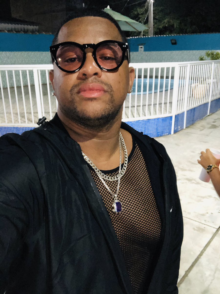 AlleCalldeira's tweet photo. Pau na prea 😂 https://t.co/7v1enOrPZ7