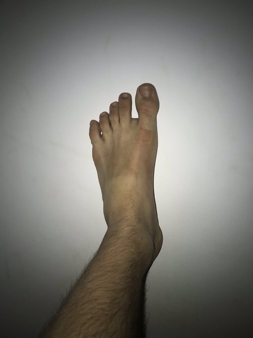 This is the last thing you should be seeing before falling asleep 
#feetbeautiful #feetandsoles #alphaman