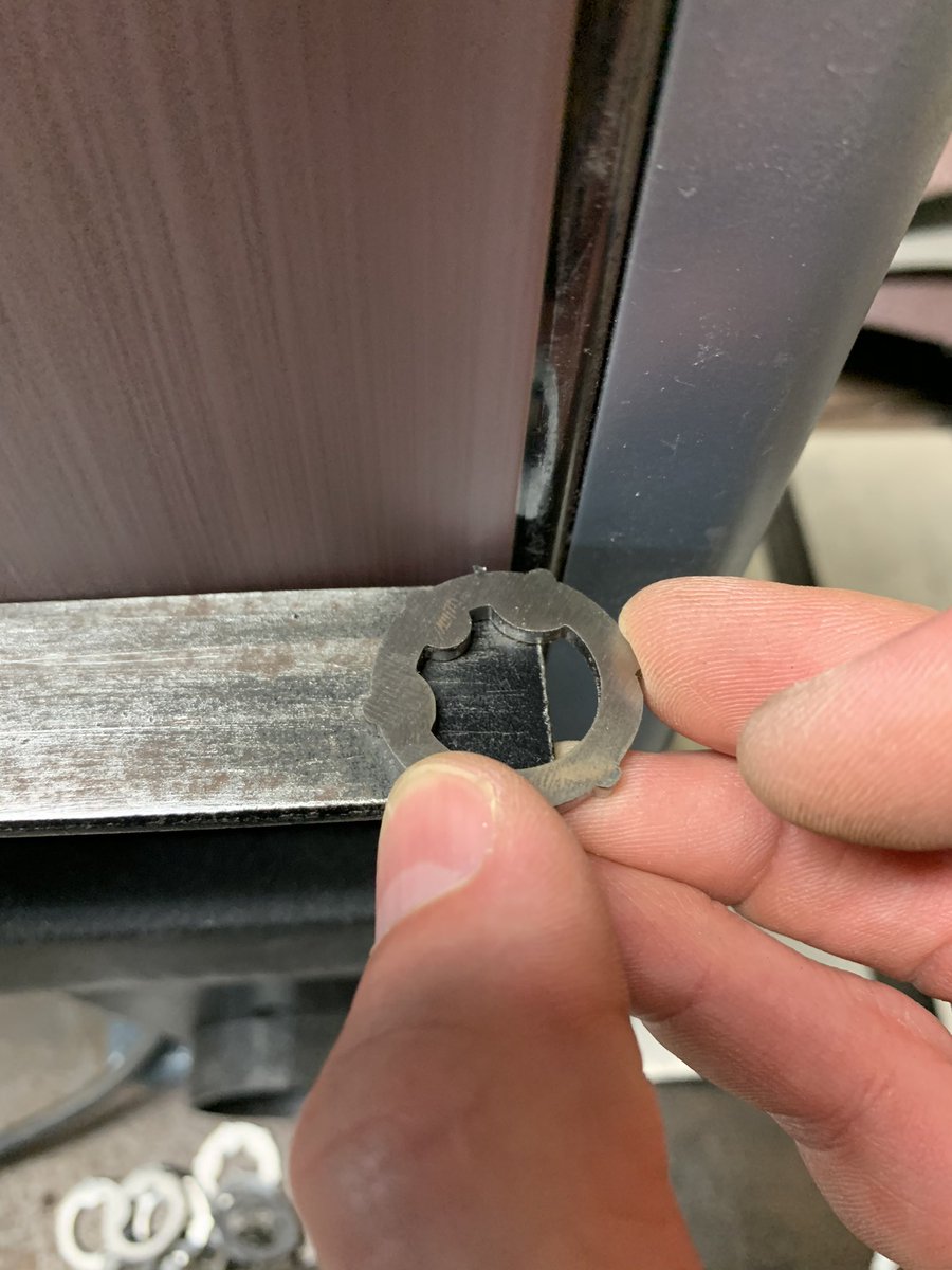 AdvWheelLocks's tweet image. Careful...