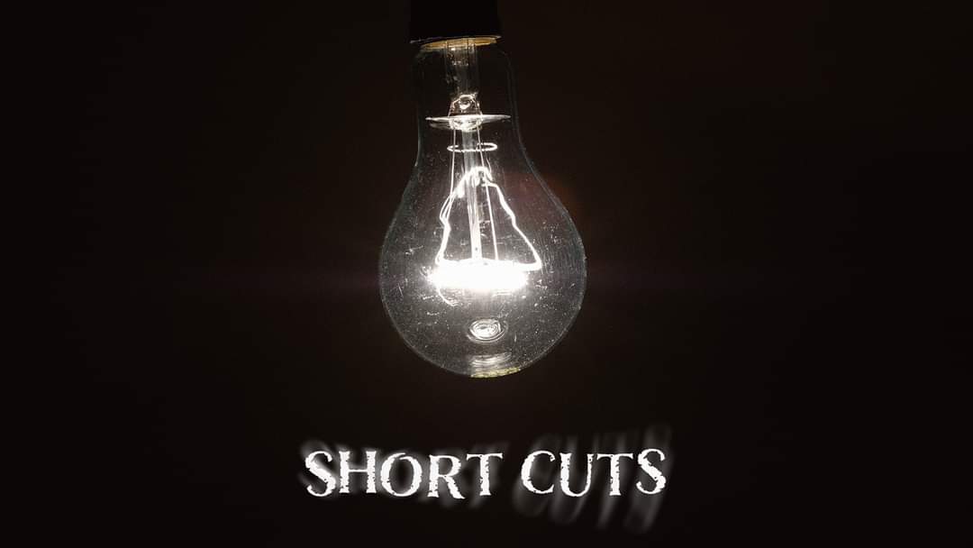 Ongoing_staff's tweet photo. 鷺山啓輔『SHORT CUTS』
2020.08.19 (水) - 2020.08.30 (日)
12:00-21:00 入場料￥400（お茶付き）
定休日：月火

展覧会ページ
https://t.co/MtAxbSKknQ

作家ウェブサイト
https://t.co/qefJ7X6WJi https://t.co/VBhwQiWcgh