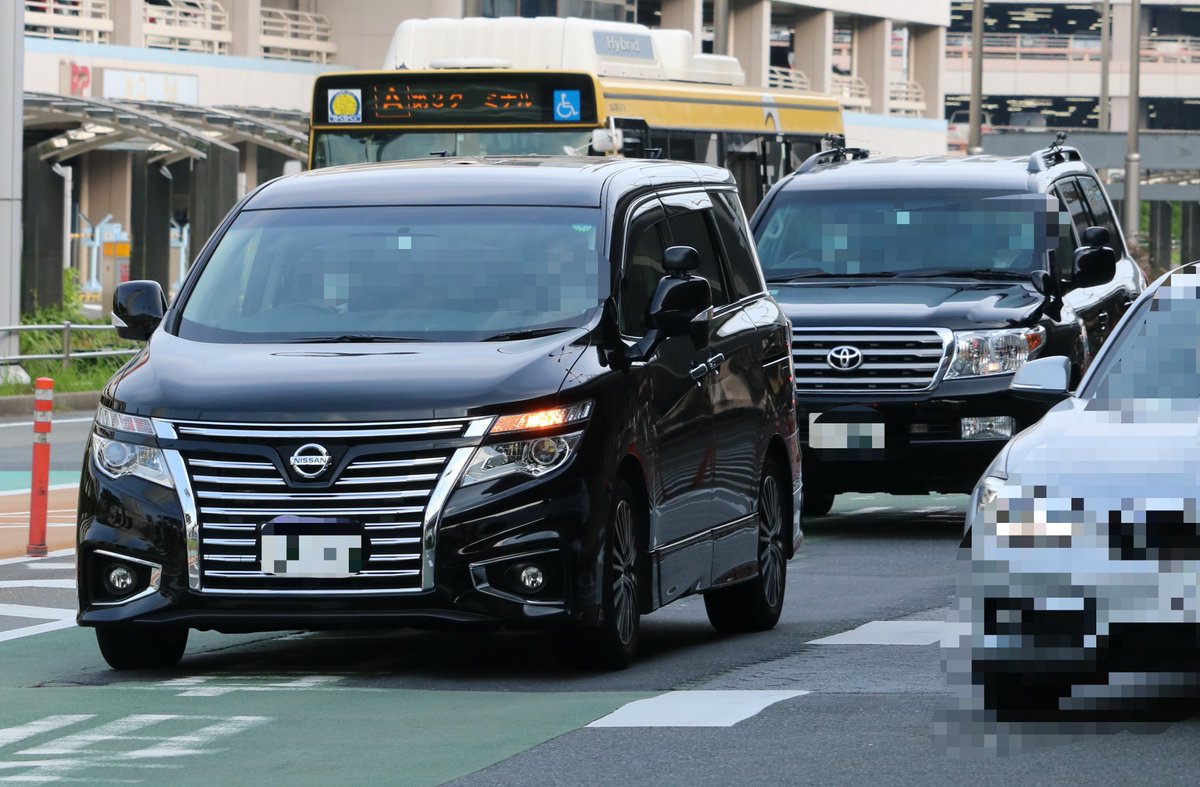 北九機動撮影 警視庁 エルグランド警護車と ランドクルーザー 特別遊撃警護車 ランドクルーザーは オバマ前アメリカ大統領 広島訪問時にも 現地に展開していました 車列には組み込まれず 羽田空港への下駄としてやって きた模様 北九機動撮影 警視庁 エルグランド警護車と ランドクルーザー 特別遊撃警護車 ランドクルーザーは オバマ前アメリカ大統領 広島訪問時にも 現地に展開していました 車列には組み込まれず 羽田空港への下駄としてやって きた模様