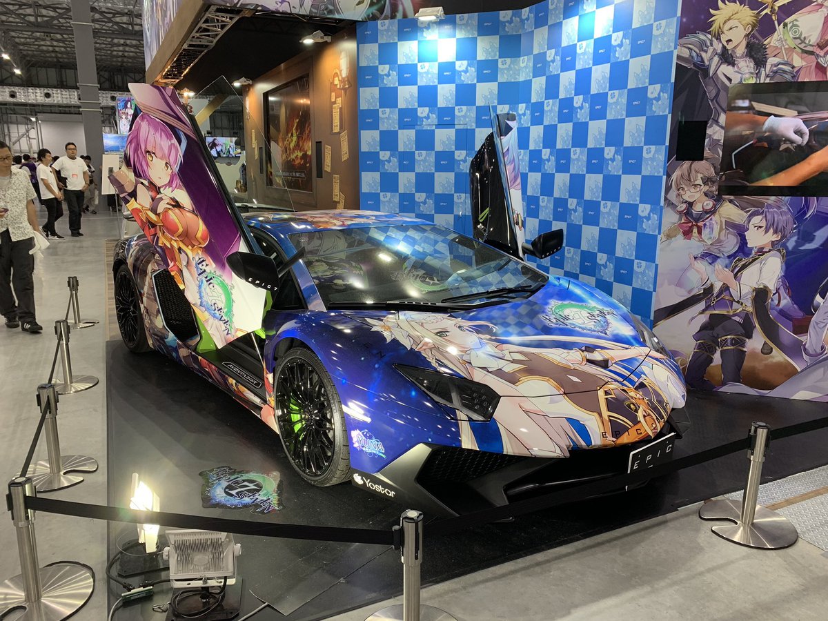 蘿月桃影 去年の夏コミで痛車のランボルギーニアヴェンタドールsvあったよなぁ5000万の輝き放ってたわ