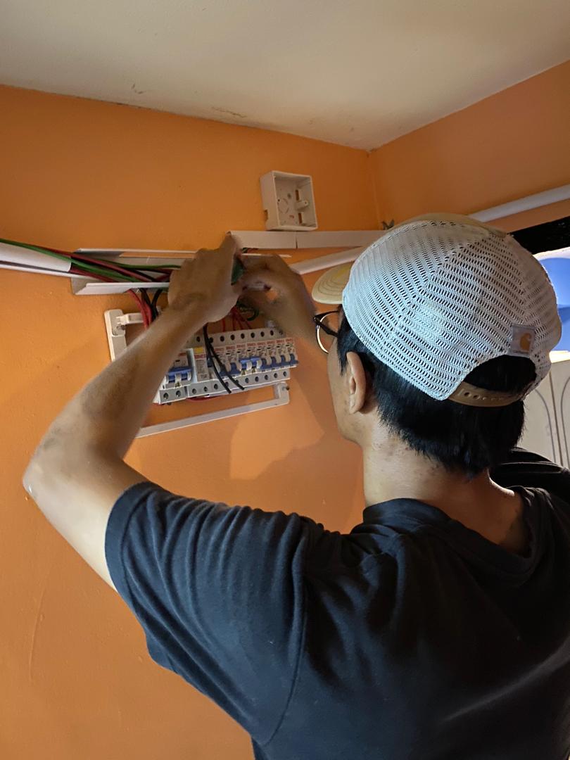 AsalGombak's tweet photo. PUNCA API ELECTRICAL

Menyediakan perkhidmatan elektrik (domestic) terus ke tempat anda.

- MENYEDIAKAN PEMASANGAN DB
- PEMASANGAN LAMPU
- MEMBUAT PEMASANGAN SOCKET OUTLET 13AMP / 15AMP
- MEMBUAT PEMASANGAN KIPAS
- INSTALL / SERVICE AIRCOND

Hubungi :
https://t.co/LHkSCdKxmr https://t.co/5UejVPnT49