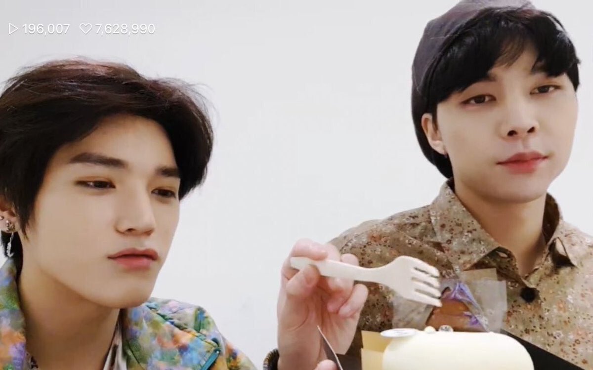 johnny buying taeyong cakes? literally for no reason, just because he wanted to? johnyong dating me thinks
