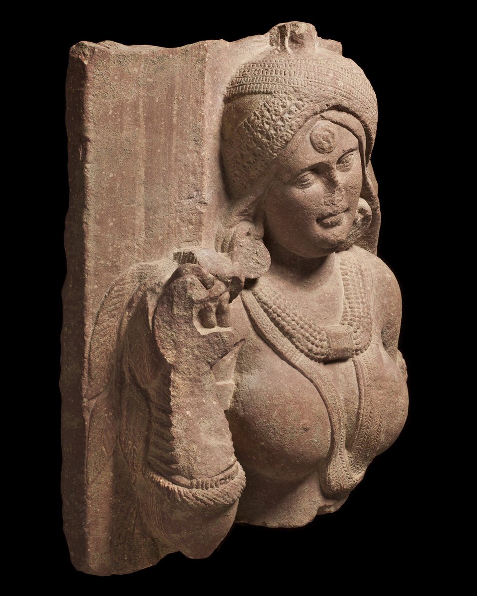EpsilonArtShare's tweet photo. This beautiful sculpture of a #Yakshi dates to the #Kushan Empire in the 1st century BC. Yakshinis belong to a class of semi-divine beings replete across Hinduism, Buddhism, and Jainism. You can check out this precious artifact on the #EpsilonArtShare app! 😊 https://t.co/Ii6cDwCIcX