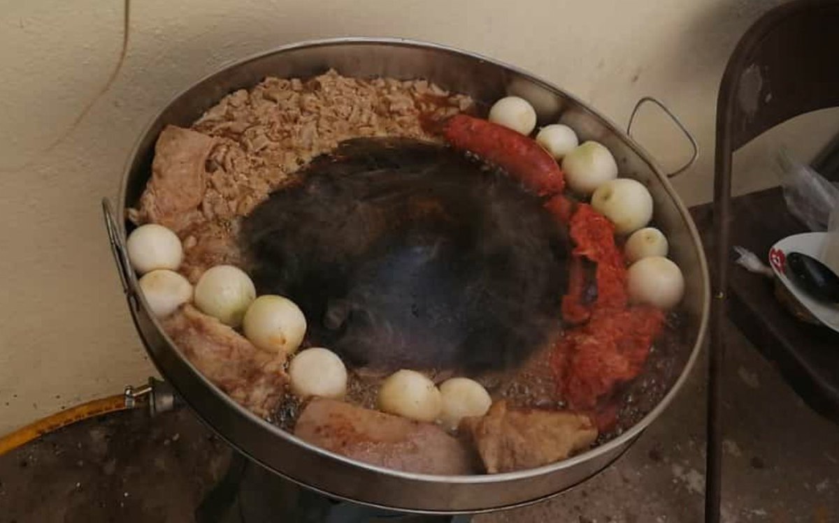 YaelGJ92's tweet photo. @GlodeJo07 Taquitos de tripa, suadero y chorizo 🤤 https://t.co/FPxF6kBm8r