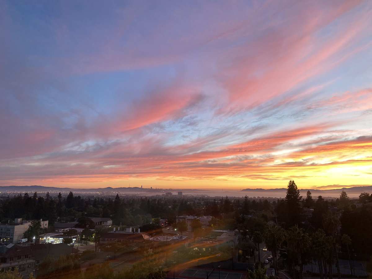 RickLDean's tweet photo. Relaxing time in Berkeley #ClaremontHotel #FairmontHotels #FairmontMoments https://t.co/7A2j463zGd