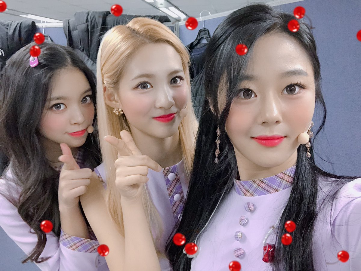 lullet_official's tweet photo. ⠀룰렛 ⋆ press 𝕤𝕥𝕒𝕣𝕥 to continue! ꗃ let's 𝗽𝗹𝗮𝘆 at [ #KINGSDEBUT + #SOVEREIGNTYDB ] 🍒

Tres de nuestras niñas se escaparon para asistir al debut de los reyes de SOVEREIGNTY ¡Gracias por invitarnos! Les deseamos mucha suerte y éxitos hoy, fighting. ❤ https://t.co/VYV1KkjDcS