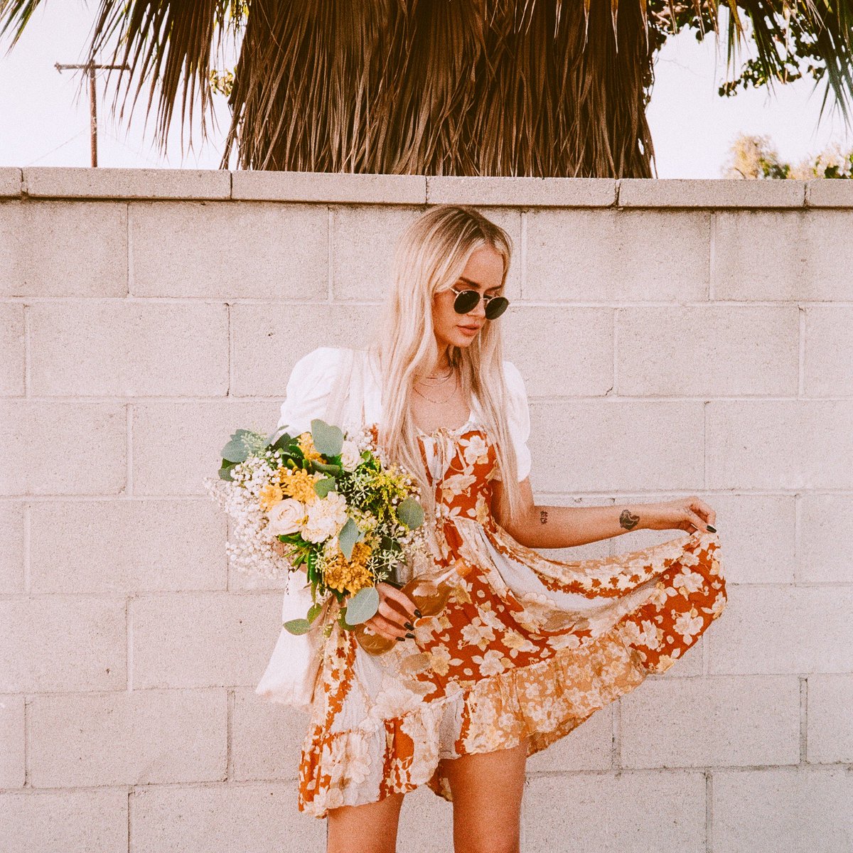 ASH LEVI tweet media