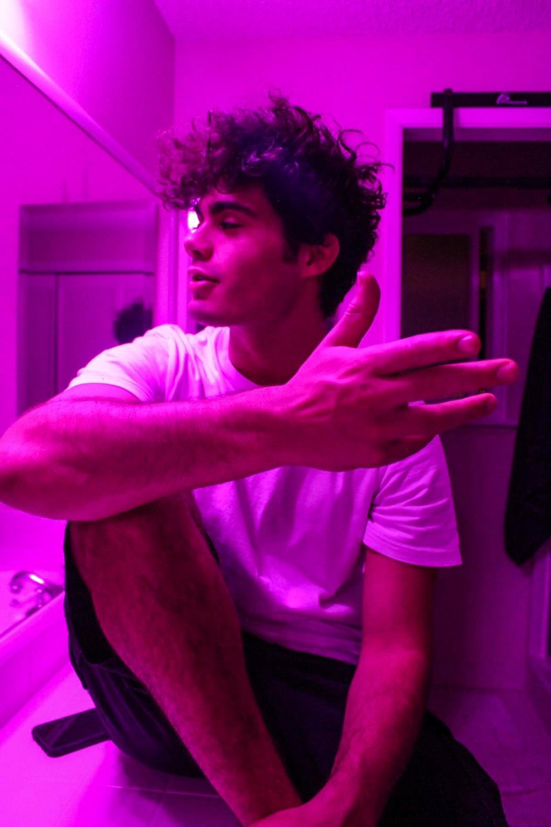 EmeryTKelly tweet picture