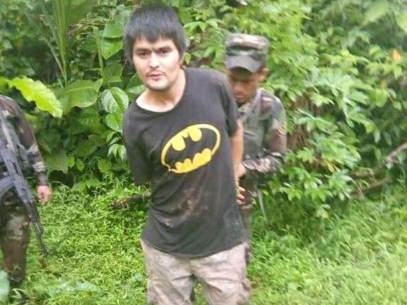 MatinSandinist's tweet photo. 🚨#Urgente
EJERCITO DE NICARAGUA🇳🇮 CAPTURA EN FRONTERA CON COSTA RICA AL ASESINO DE POLICIAS, "EL CHINO WAN" CON ARMAS, DROGAS, Y EXPLOSIVOS.
El sujeto vivía en #CostaRica🇨🇷 a raíz de los asesinatos en el año 2018 por parte de los #Tranqueros terroristas
#NoPudieronNiPodran https://t.co/xVg56rJ4Nd