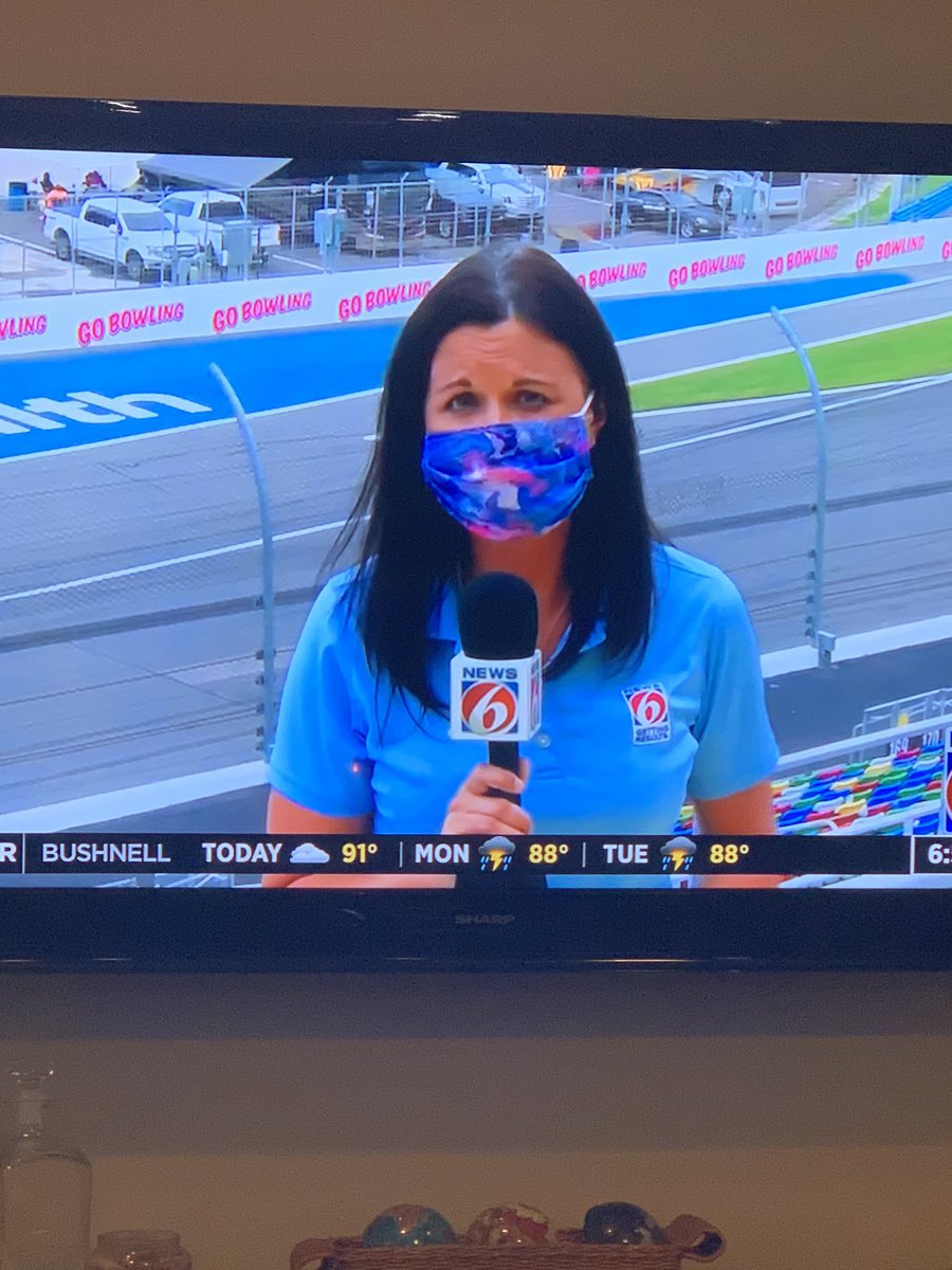 Give me one good reason in an empty stadium?  This is just show and no substance at all!!  This makes any good ideas look really bad.  #badideas  <a href="/news6wkmg/">News 6 WKMG</a>