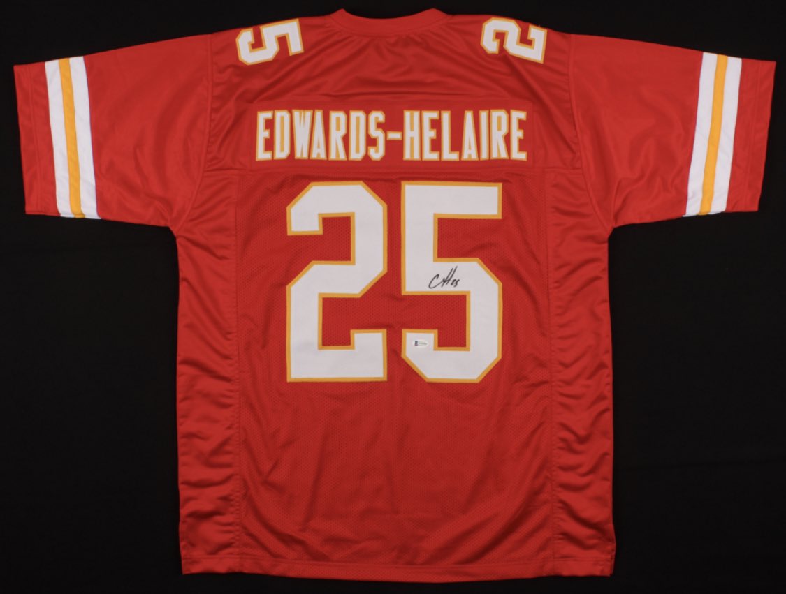 🚨THIS IS A BIG ONE FOLKS🚨

It’s a signed jersey by the <a href="/Chiefs/">Kansas City Chiefs</a> 1st round pick Clyde Edwards-Helaire(<a href="/Clydro_22/">GLYDE</a>)✍️

For your chance to win:
1️⃣RETWEET this tweet
2️⃣Follow <a href="/ArrowheadLive/">Arrowhead Live</a> &amp; <a href="/theredkingdomkc/">Red Kingdom</a>

It’s that easy! Giveaway ends 8/23 at 6pm CST⏳

#Chiefs | #ChiefsKingdom