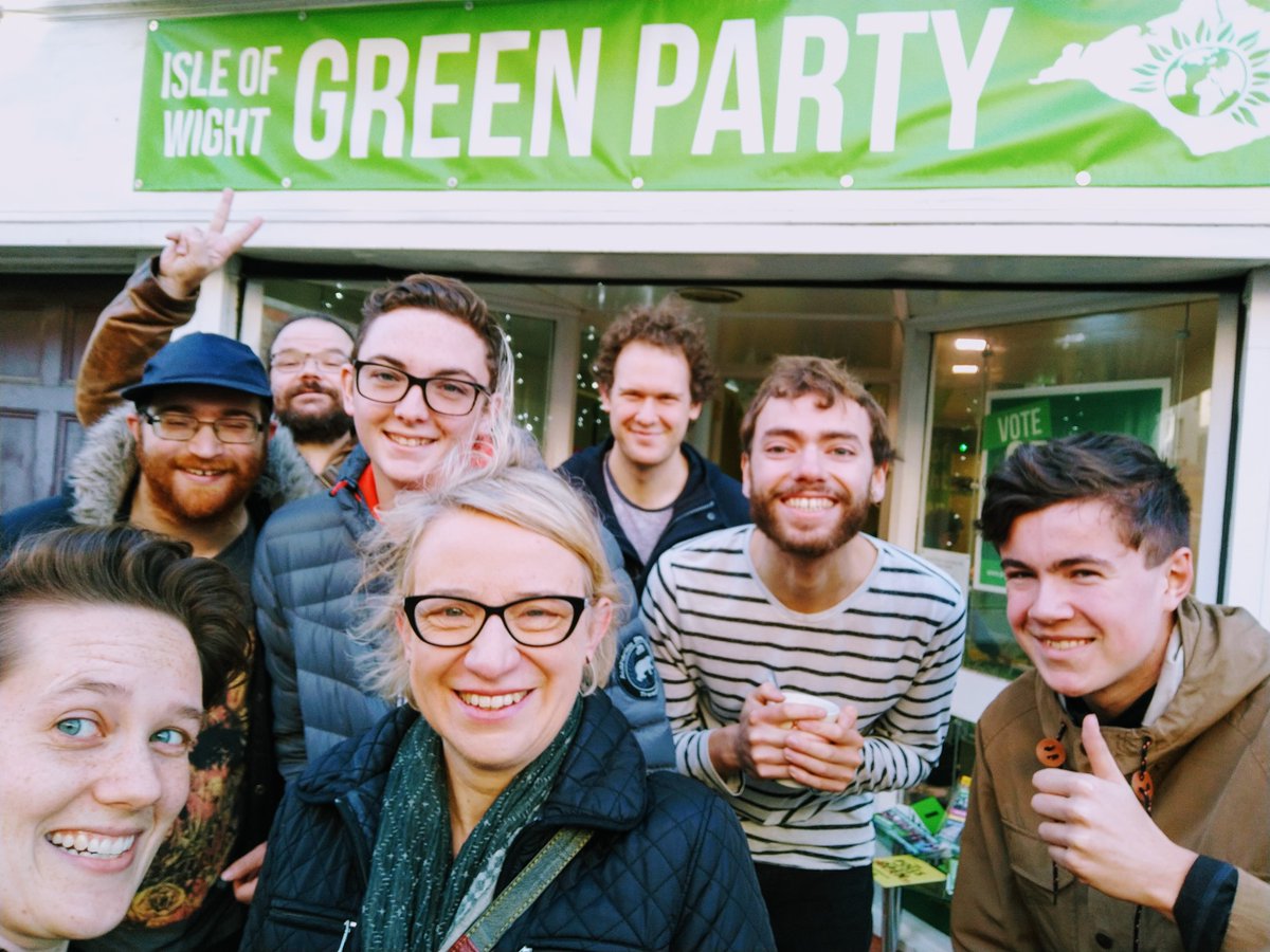 Joined by  @Amelia_Womack and  @natalieben, we brought dozens of Young Greens across the water for Big Weekends of Campaigning in the Isle of Wight! We were there to support the ever incredible  @VixL in her campaign to steal a seat from the Tories! 