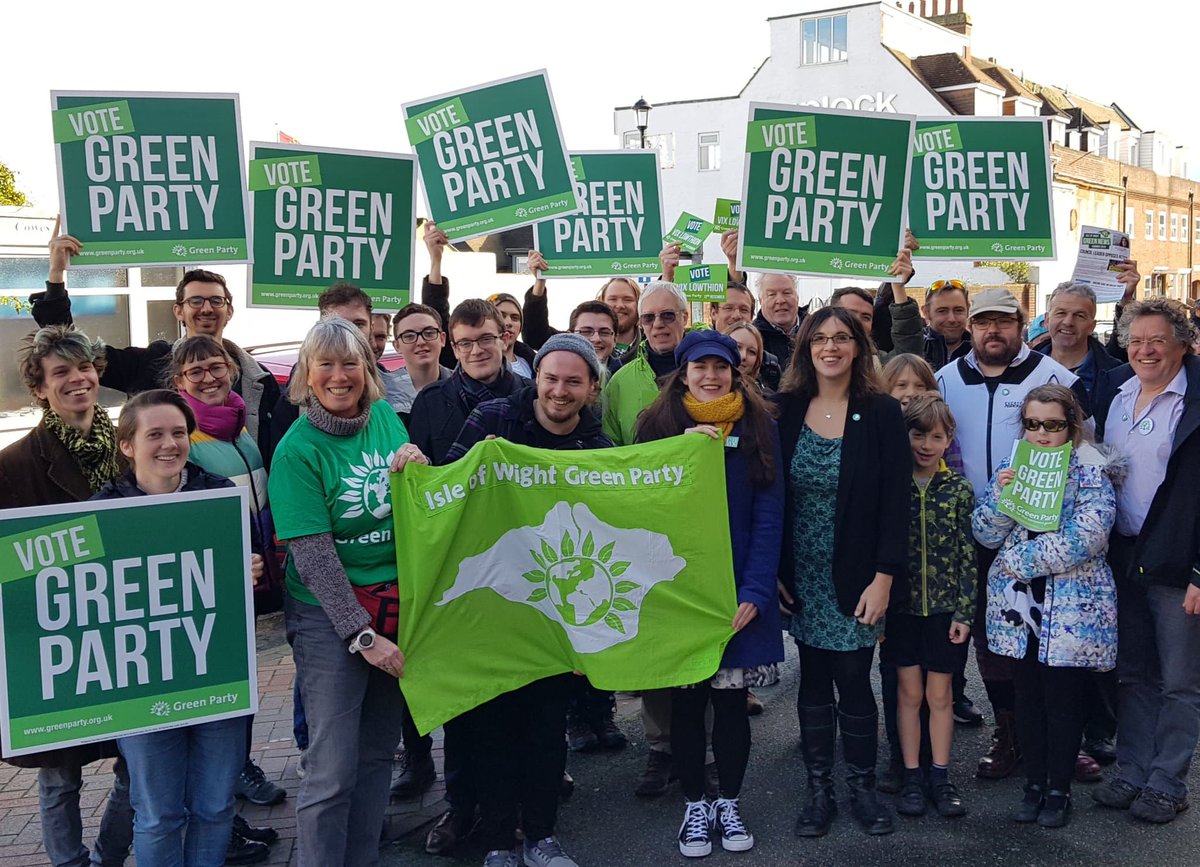 Joined by  @Amelia_Womack and  @natalieben, we brought dozens of Young Greens across the water for Big Weekends of Campaigning in the Isle of Wight! We were there to support the ever incredible  @VixL in her campaign to steal a seat from the Tories! 