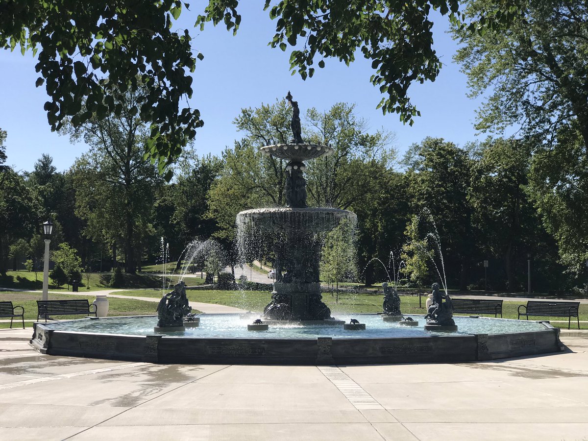 fiorbhlasta's tweet photo. South Bend’s Studebaker Fountain https://t.co/Pi8wTw4WTe