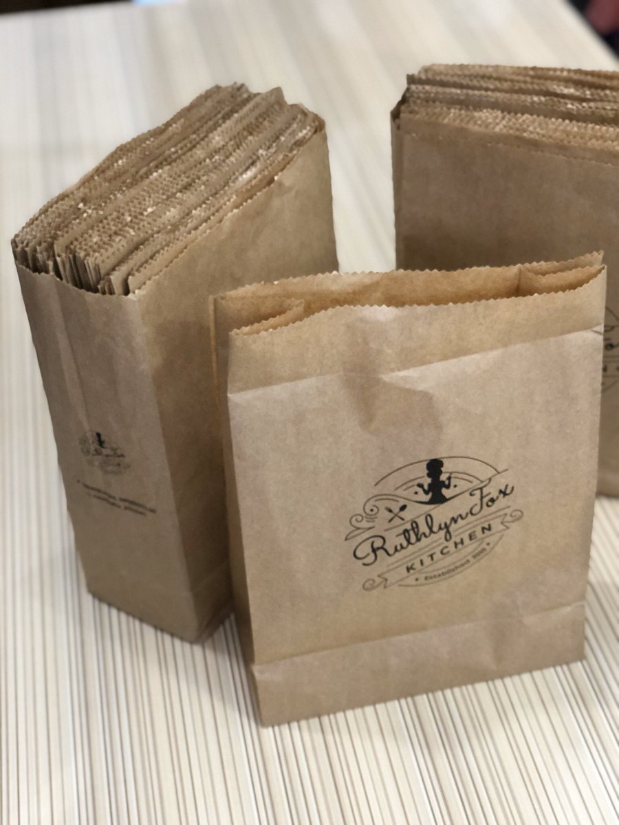 pinpoint_press's tweet photo. When you have a food delivery, stop trying to stuff all of the meals into a non-recyclable, flimsy plastic bag to hand off to your customer. Instead, a paper take out bag is now an option for you — durable, better for the earth, and it comes in a variety of sizes.
- https://t.co/PbNHvcgtfn
