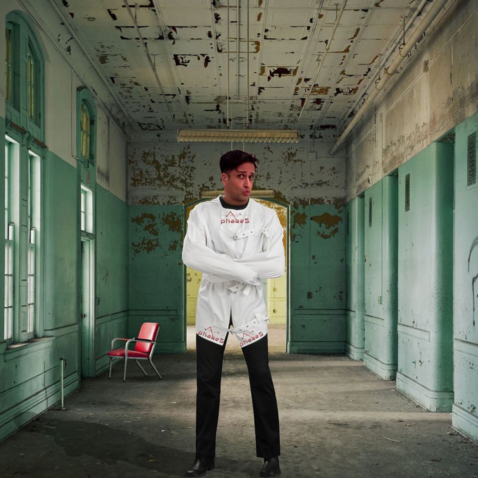 AutisticLaird's tweet photo. @tekkned @phase5digitalpr Well he lost a legal battle and is prohibited of using the Phase5 name as well. But that is not hindering Scammador. Make sure people know about him! He need to be stopped. https://t.co/8KHECGrGTC