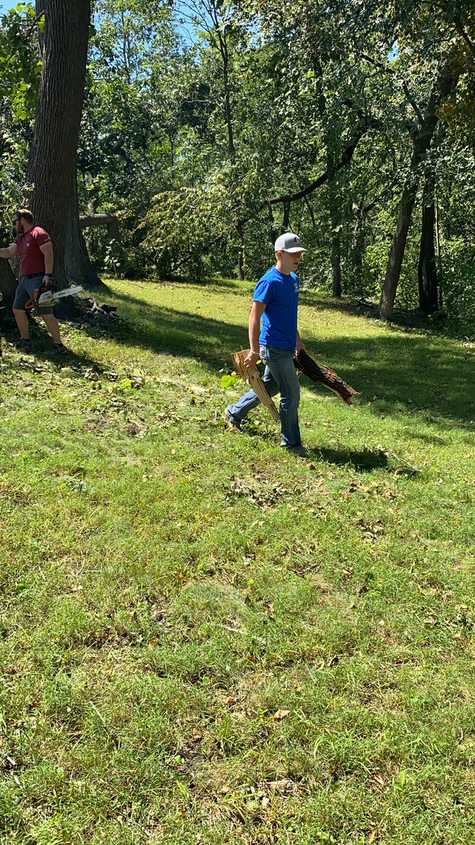 jennielk's tweet photo. Cleanup at my cousin’s in #newtonIowa from #derecho. If you haven’t been to Newton since the storm, I’m telling you it is INSANE. The entire town is covered in trees and debris. https://t.co/OSBju9ni2e