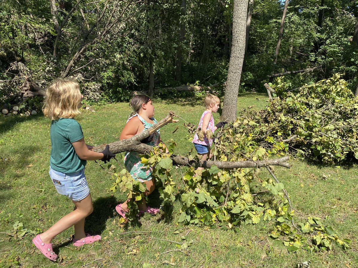 jennielk's tweet photo. Cleanup at my cousin’s in #newtonIowa from #derecho. If you haven’t been to Newton since the storm, I’m telling you it is INSANE. The entire town is covered in trees and debris. https://t.co/OSBju9ni2e