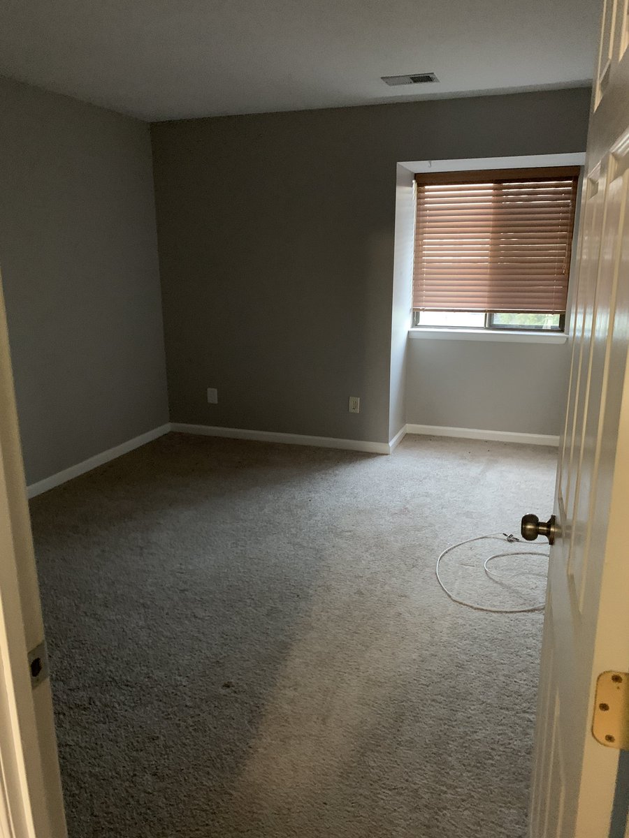 MiraDubbs's tweet photo. Who’s looking for a room to rent in harco??? Dm me https://t.co/CKqQcdGN3h
