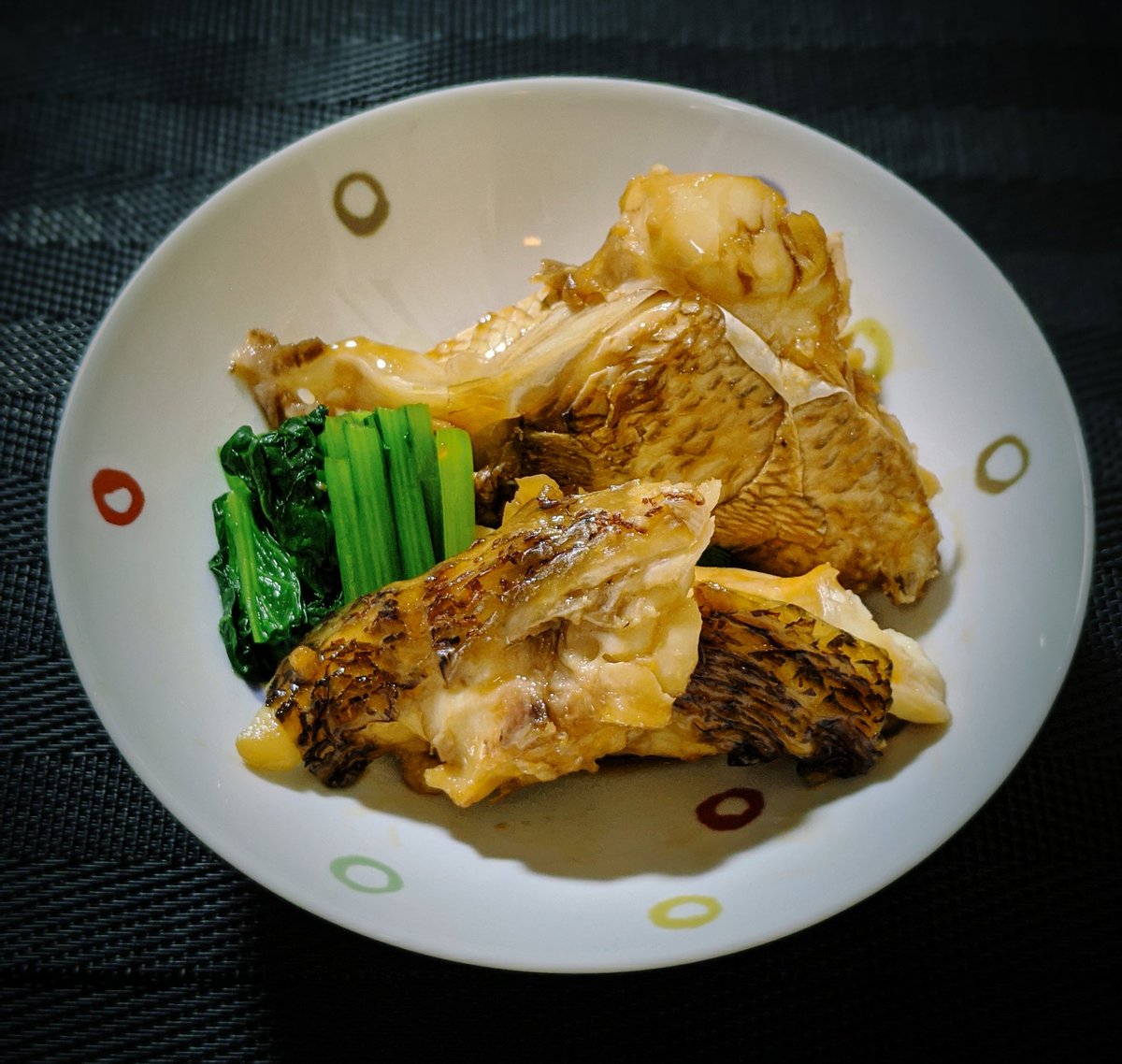 スーパーで安かったので購入。
綺麗に処理してくれてたので扱いやすかった(^^)また買おう🎵 
#タイあら炊き