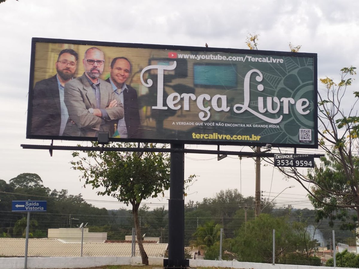 allanldsantos's tweet photo. Rio Claro, SP. Povão promovendo o @tercalivre. ❤️ https://t.co/0b3oeTcep1