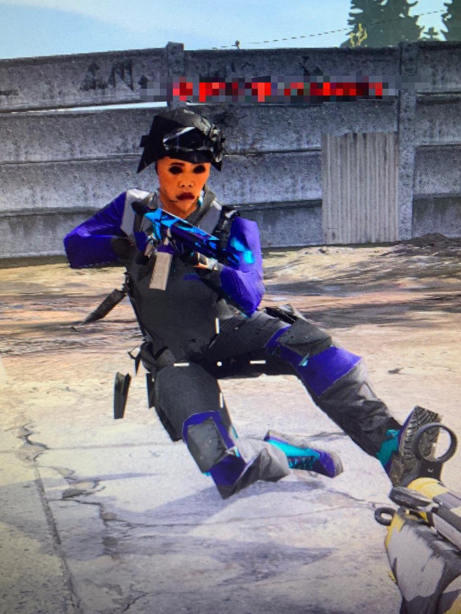 A cara q qlqr um fica qnd puxa no flank do SD e tem um cara marcando kkkkkkk