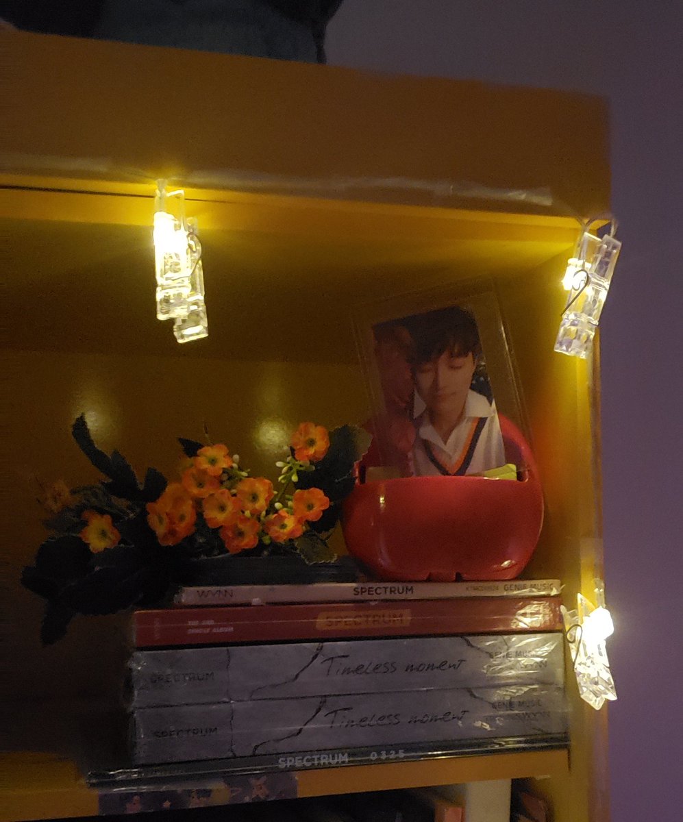 pyxismandy_'s tweet photo. ⭐rearranged my spectrum stuff ⭐

@kimjaehanee photocard highlighted 😍❤️ https://t.co/5CiGndbZ6L
