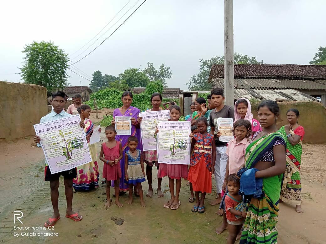 samvadjharkhand's tweet photo. बोकारो जिला के गोमिया प्रखंड के सियारी गांव में  कोरोना के खिलाफ जन जागरूकता अभियान चलाया जा रहा है। https://t.co/QylCh12Pcf