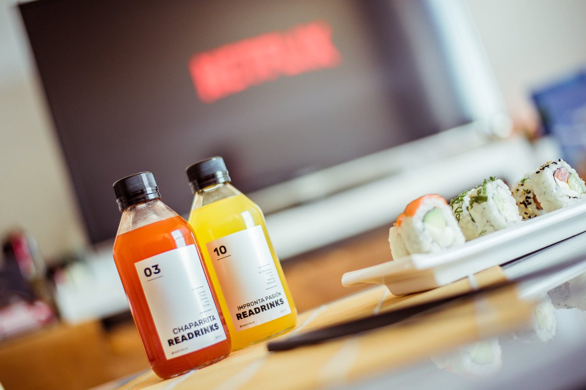 ¿Existe acaso un mejor plan para un día como hoy? 🏠🥢🍸🎞

#AreYouReadrink?