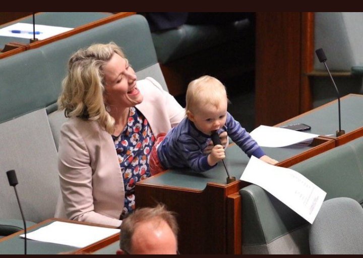 Sandra_CFC's tweet image. Relationship is not by force so also Friendship is not by force 
Baby girl move on!!! 🤣🤣🤣
#FocusOnLaycon #StreamLaycon #BBNaijaLocdown