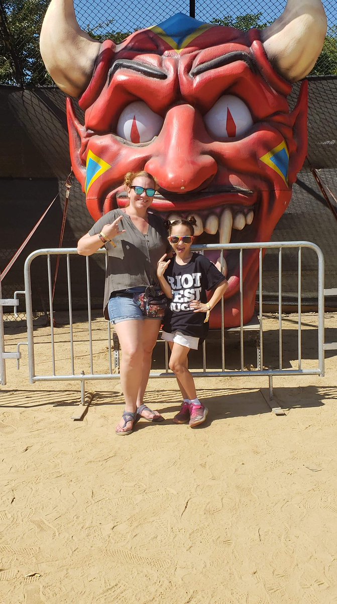 jhnnkt's tweet photo. @RiotFest any chance you will be making “Riot Fest Sucks” face masks? I asked my daughter #EmmyBoo what she wants for her 12th birthday coming up and she said more #RiotFestSucks merchandise haha! 🤘🏻❤️🤘🏻 #RiotFest #RaiseThemRight #RiotFestSucks  #RiotFest2021 https://t.co/t9oiW2YT0E