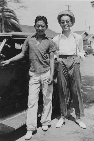 Vanessid's tweet photo. Omg look at these photos of Black, Japanese, and Filipinx pachucos and the California Zoot Suit subculture of the '40s (and linking an excellent article on these forgotten intersections!): https://t.co/LECtTSPHld https://t.co/NHseEz4jnw