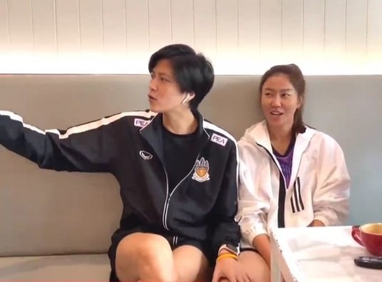 Pookjaifan1's tweet photo. ส��ับร่างกันเหรอคะ??....เจ่เจ้แมนมากแล้วพี่เสือก็จริตเยอะเกิ๊น....ท่านั่งเจ้แม้น..แมน...พี่เสือก็ไขว้ห้างสาวมากคร้า...

ปล : ที่มันแคบเลยต้องนั่งชิดและเกยกันนิดนึง...แคบจนมือไม่มีที่วางอ่ะ ต้องวางบนขาเจเจ้....
ขอให้รักกันนานๆนะคะ...

Cr : PJ story
#หน่องนุช #นุชหน่อง https://t.co/AfByODP9AG