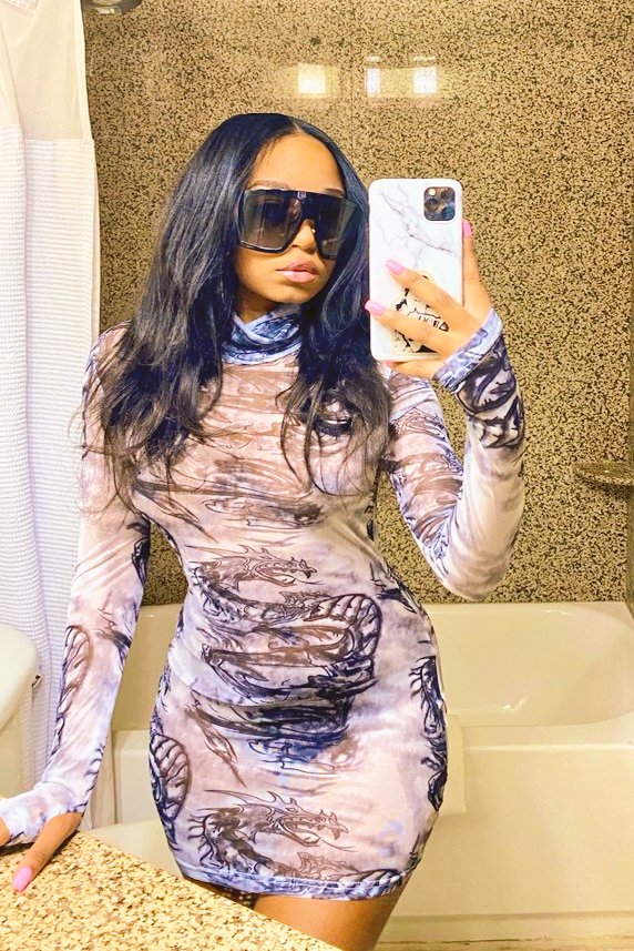 Mercury Women's pictures on social media are a little random !! But what I've noticed the most was that Mercury Women love taking pictures wearing sunglasses and baseball caps or bucket hats. They llike rocking natural hairstyles too.Example: Trapezoidmouth (Revati Moon)