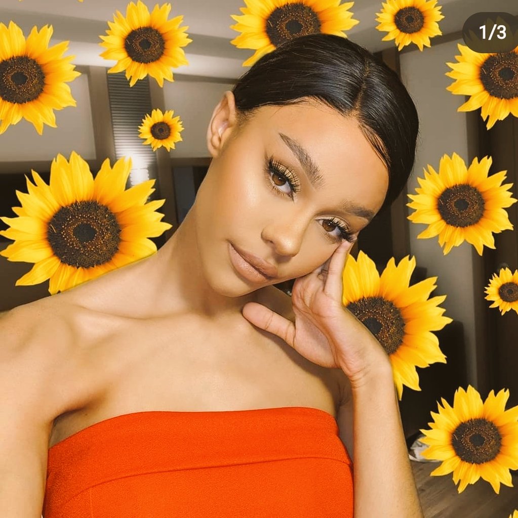 For some reason Moon Women love posting pictures with flowers or wearing flowers They hardly ever take pictures without tilting the camera or their face a lot  They also take a bunch of pictures with their dogs or pets. Idk why this is lol!!Ex: Eva Letitia (Hasta Moon)