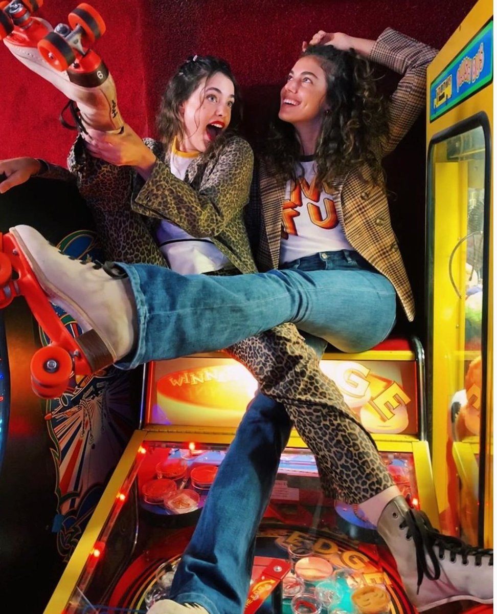 Rahu women's pictures are explosive in color and style. Like Jupiter, they like talking about social issues. What I noticed the most from them were animal prints & various patterns. They also like the color pink/fuchsia.Example: Dar Zuzovsky (Shatabhisha Sun, Ardra Moon)