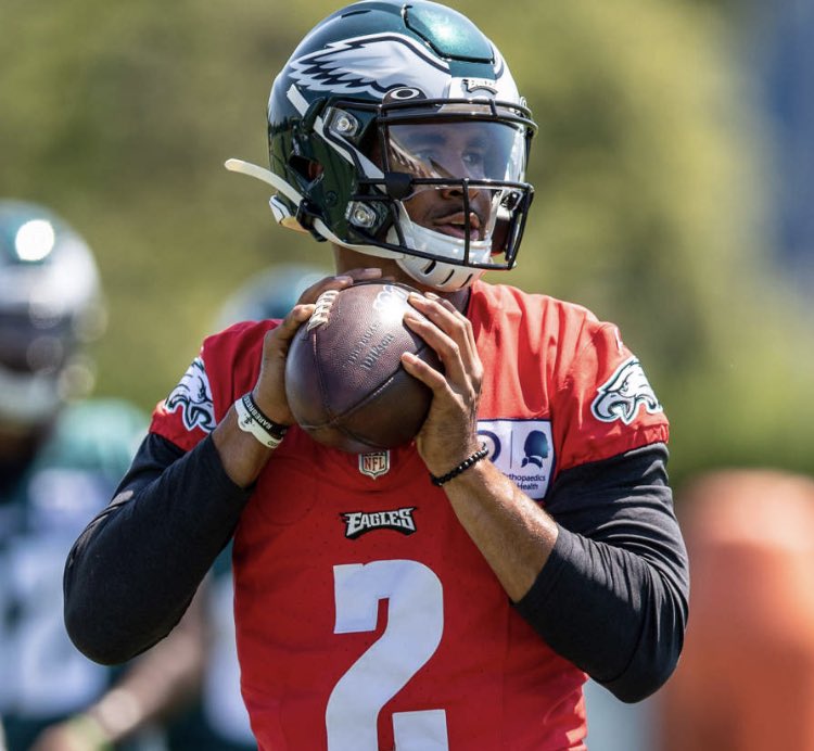Helmet Stalker on Twitter: "Eagles QB Jalen Hurts is using a Riddell