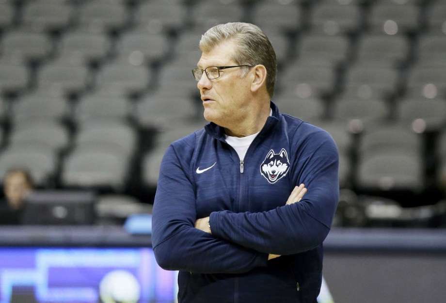 BallisPsych's tweet photo. “Don’t talk about how good you want to be.

Show me.”

— Geno Auriemma 

Is how hard you work aligned with how great you want to be? https://t.co/ZnFEme9s6J