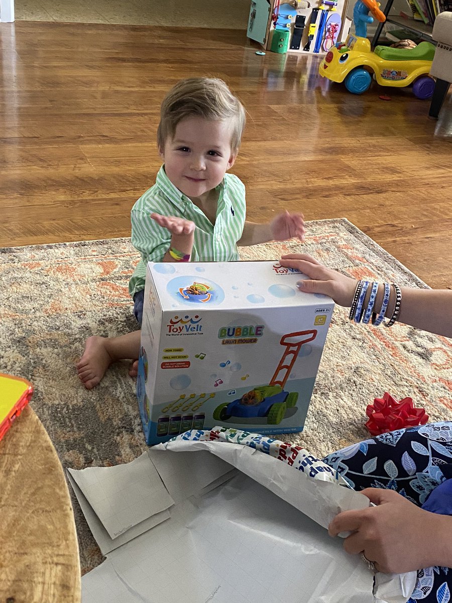 VicsGotsecrets's tweet photo. Happy 2nd Birthday to the sweetest Godson there is! Time flies fast when you’re having fun 💙 I hope you always want “big hugs” because your madrina has BIG LOVE for you xoxo My friends did so good 😉 #TwoBestFriendsAndABaby #HotParentsHotGodparents https://t.co/2GLcXkoO5c
